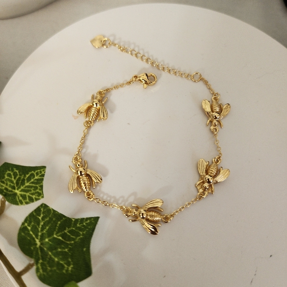 Gold Filled Luxe Bee Chain Bracelet